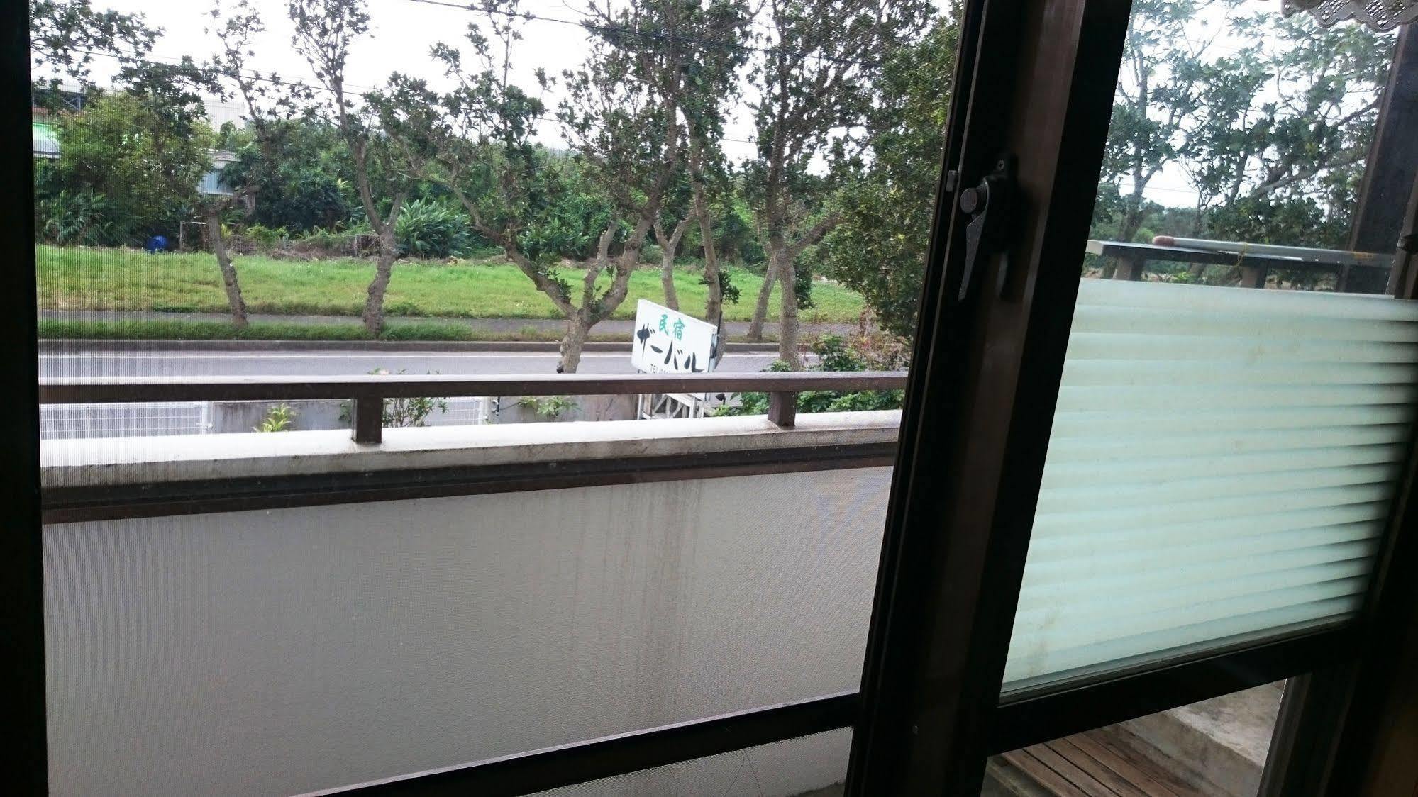 Minshuku Zabaru Hostel Ishigaki  Bagian luar foto